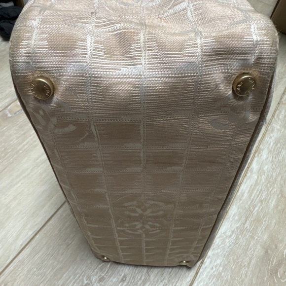 Chanel tote - Picture 8 of 9